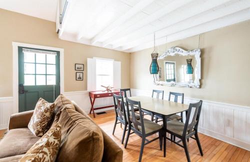 Beach Institute House | Magnolia Cottage by Lucky Savannah