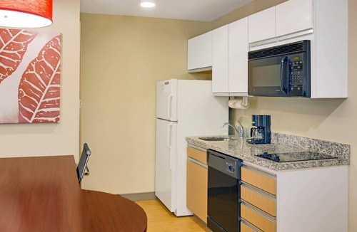 Altamonte Springs Hotel | MainStay Suites Orlando Altamonte Springs