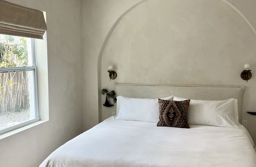 Croissant Park Apartment | Maisonette @ L’Auberge Du Croissant - 5 mins from FLL Airport & Cruise Port