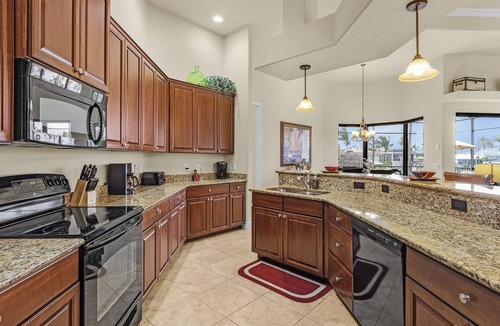 Yacht Club House | Majestic by Yacht Club - 3/2 Luxury Sailboat Access w/Electric Heated Pool/Spa Home by Yacht Club