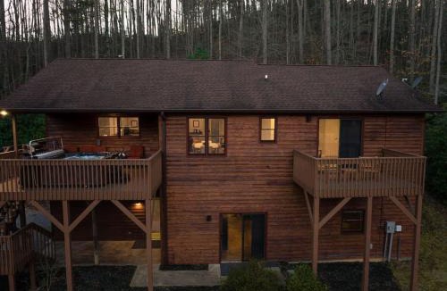 Gerton House | Majestic - Modern Cabin, Hot Tub, & Game Room!