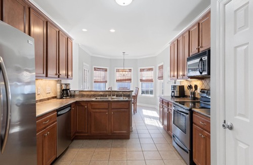 Murfreesboro House | Majestic Murfreesboro Manor – A Pet Friendly Escape!
