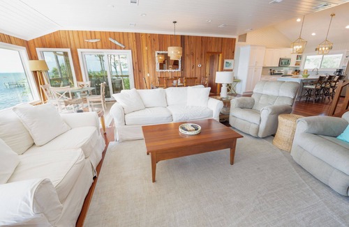 Plantation House | Make Waves for LESS 20% OFF! BAYFRONT - Old Florida Style Cottage