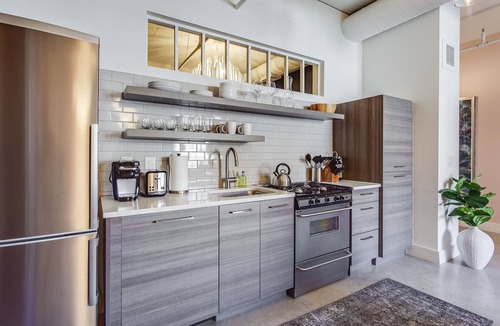 Virginia Highland Apartment | Malibu Retreat by Atlanta Luxury Rentals