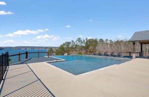 Cullman House | Mallard Pointe 100 - Luxury Condo- Conveniently Located!