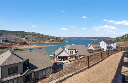 Cullman House | Mallard Pointe 100 - Luxury Condo- Conveniently Located!