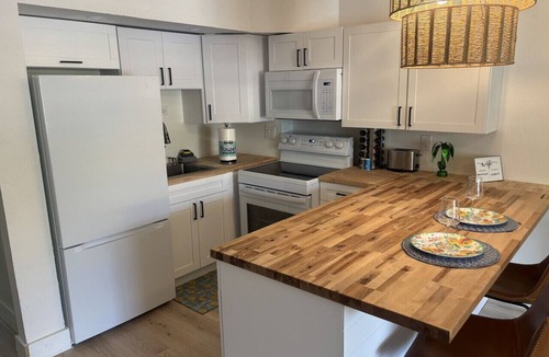 Treasure Island Condo | Malyn 7, Waterfront Condo, short walk to beach