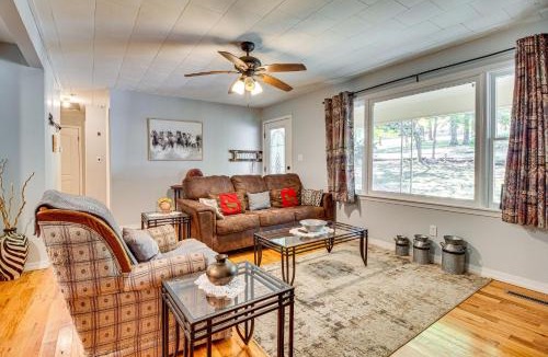 Mammoth Spring House | Mammoth Spring River Retreat: Family Gem, Big Yard