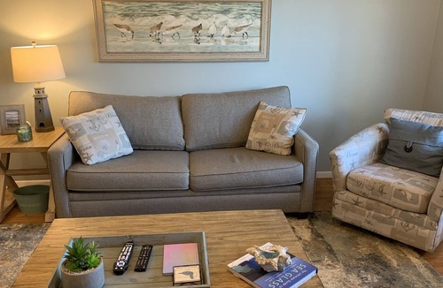 Englewood House | Manasota Mermaid is a beautiful South Florida Villa with Private Outdoor Pool.