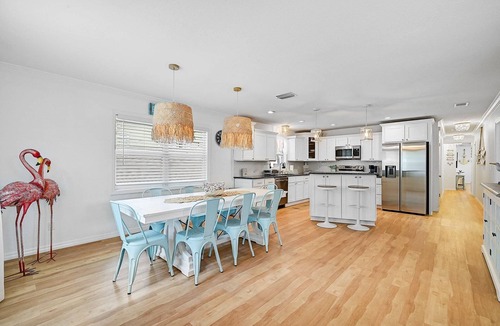 River District House | Manatee Cottage: 10% Fall Savings thru Nov 21!