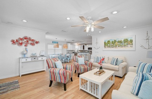River District House | Manatee Cottage: 10% Fall Savings thru Nov 21!