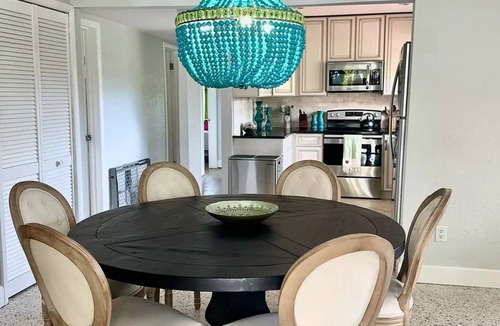 Melbourne House | Manatee Landing ~ Art District Waterfront 3/2 In Eau Gallie at Melbourne, FL