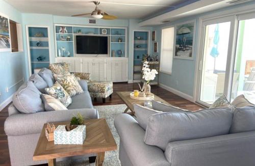 River Ridge Estates House | Manatee Manor Beachfront Retreat