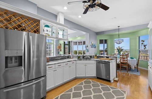 Spring Hill House | Manatee time! Waterfront Home, floating dock, kayaks, paddle boards, gulf access