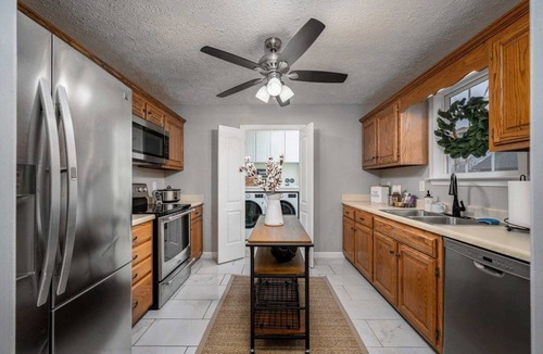 Manchester House | Manchester Stay — Hike, Relax, Explore