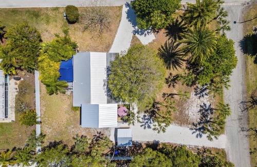 Longbeach Village Apartment | Maple Apartment in Longboat Key by RVA