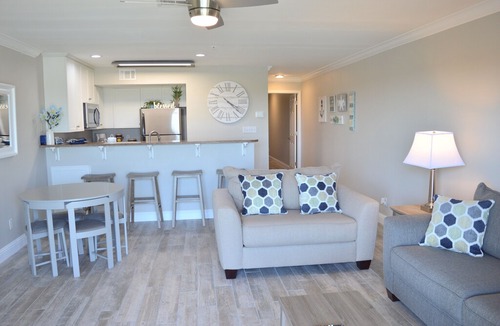 Miramar Beach Condo | Maravilla Remodeled Poolside Condo🌞🌞Hallway Bunks😎😎Curved Tv🌴No Pets