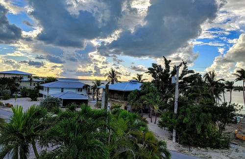 Sugarloaf Key House | MARCH , MAY SEPT OPEN, quiet waterfront private swim canal, boat dock"PET FRIEN