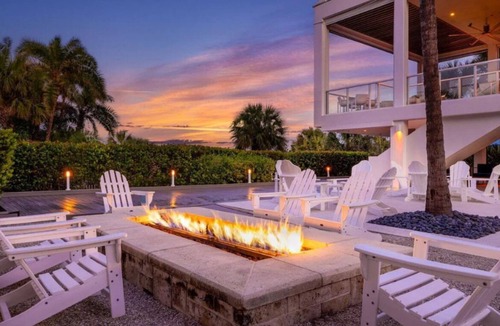 Marco Island Hotel | Marco Crystal Shores Beachfront Resort, Luxury