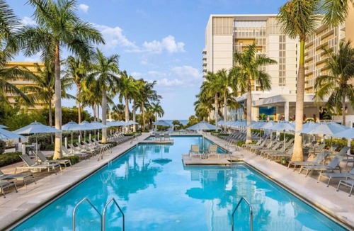 Marco Island Hotel | Marco Crystal Shores Beachfront Resort, Luxury