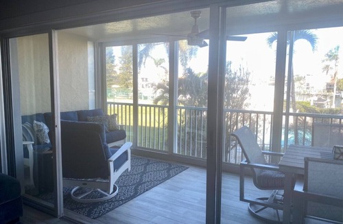 Marco Island Condo | MARCO MINDSET - Beach or Boat. So Close! Adjustable Bed! 2BD + Den