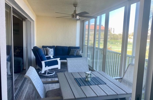 Marco Island Condo | MARCO MINDSET - Beach or Boat. So Close! Adjustable Bed! 2BD + Den