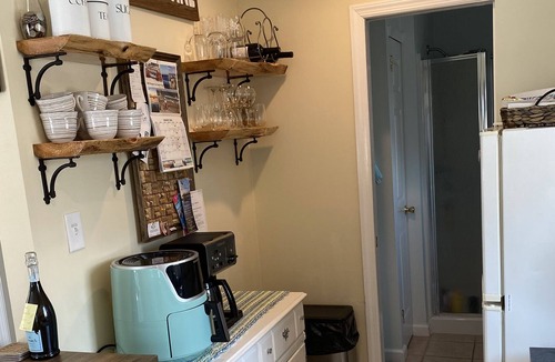 Margate City House | Margate Marina District July 4th Weekend- 3 bedroom 2 bath, medium dog friendly