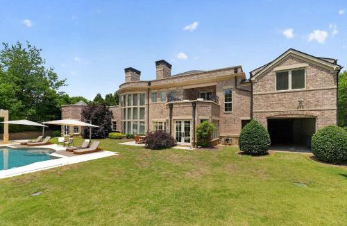 Atlanta House | Marietta Manor by Rove Travel- Luxury Estate