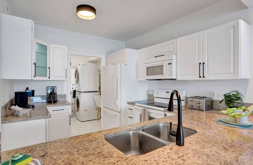 Sunny Isles Beach Apartment | marina bay sunny isles 1005 Water view
