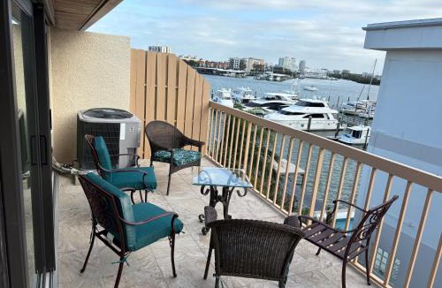 Clearwater Beach House | Marina Cove Villa waterfront near beach