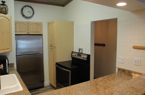 Marco Island Condo | Mariner of Marco, 2 Bedroom, 2 Bath, Gulf view, across the street from beach