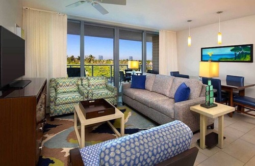 Marco Island Villa | Marriott Crystal Shores 2BR Villa - beach access