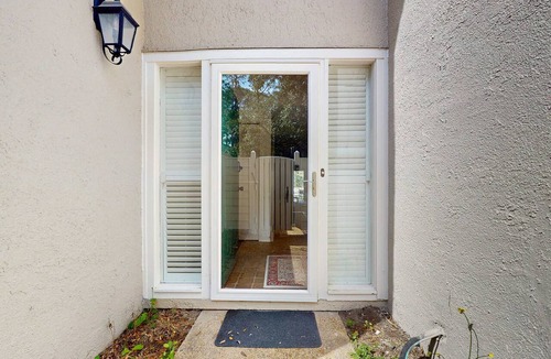 Sea Pines Condo | Marsh-view Harbour Town condo w/shared pool - close to shops & restaurants