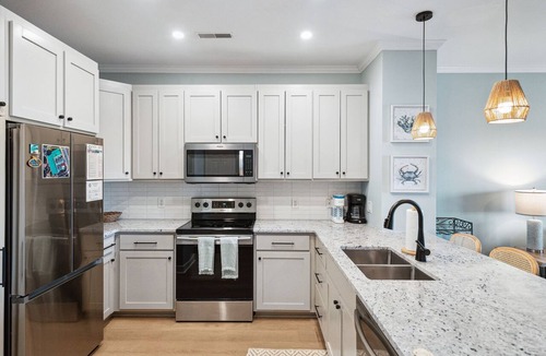 Folly Beach Condo | Marshwinds 1K! River & Marsh Views Screen Porch, Short Distance to Beach
