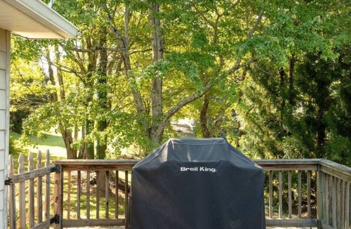 Tryon House | Martingale Cottage - 1 bedroom guesthouse