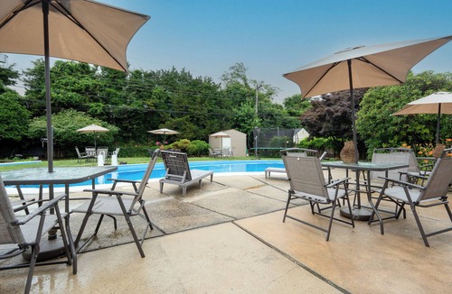 Aston House | Marvelous 4-bedroom house with AC in Village Green