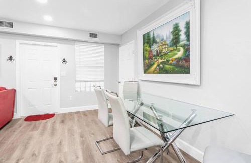 Hollywood House | Marys Serene Luxury Home