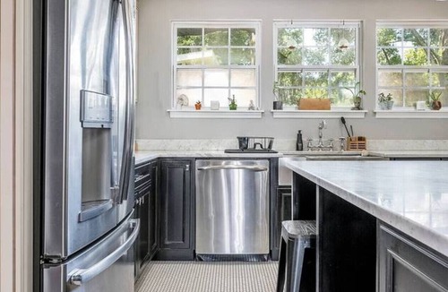 Lake Como House | Massive 3 bedroom with large backyard