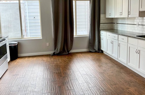 Fairmount House | Massive New 9 beds/2.5 bath | Sleeps 18 w/ Rooftop