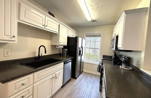 National Hills House | Masters Getaway - 1 mile from Augusta National