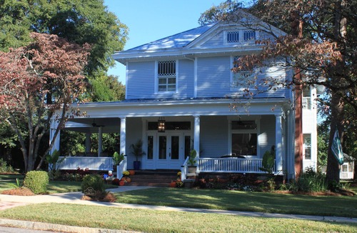 Summerville House | Masters Home Rental- 1 Mile from Augusta National
