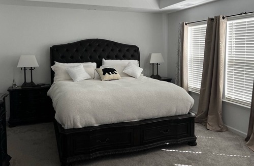 Langley House | Masters Rental- Clean and Sophisticated