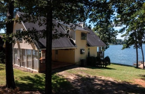 Beaverdam House | MASTERS WEEK Lake home with amazing sunset views in Greensboro