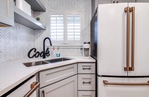 Wesley Chapel Condo | Matchless Luxury – Elegant 2BR Golf View Condo w/Designer Kitchen, Smart TVs & Walk-Out Patio!