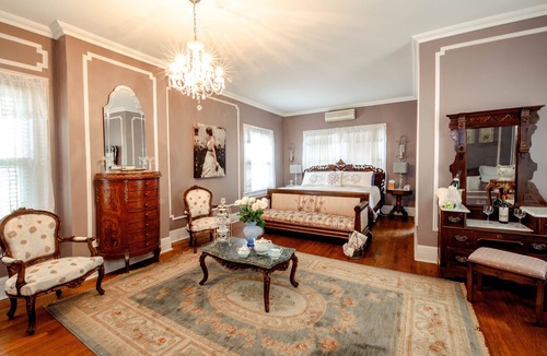 Toms River Bed & Breakfast | Mathis House, A Victorian Bed & Breakfast and Tea Room at 600 Main