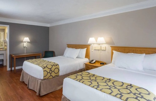 Tallahassee House | Maximum Comfort! 3 Family-Friendly Units, Free Parking, Pet-Friendly, Pool