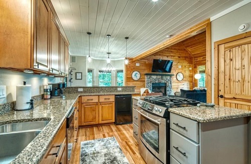 Young Harris Cabin | Meribel-Hot tub-Fire pit-Amazing Views