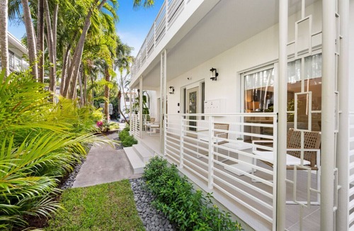 West Avenue Condo | MIA - 1451 Lincoln Terrace #4 (2B)