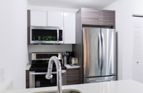 Midtown Apartment | Miami Apt Close to Downtown