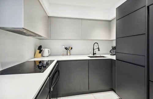 West Avenue Apartment | Miami Bayfront Luxe SuiteBayfront Luxe Stay – Pool, Gym & Views